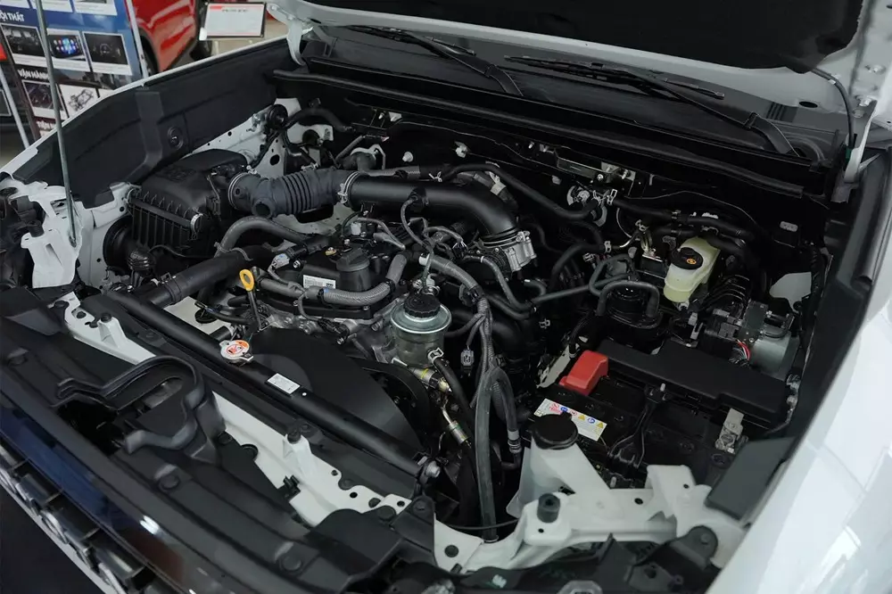 Toyota Land Cruiser FJ dùng chung động cơ với Fortuner