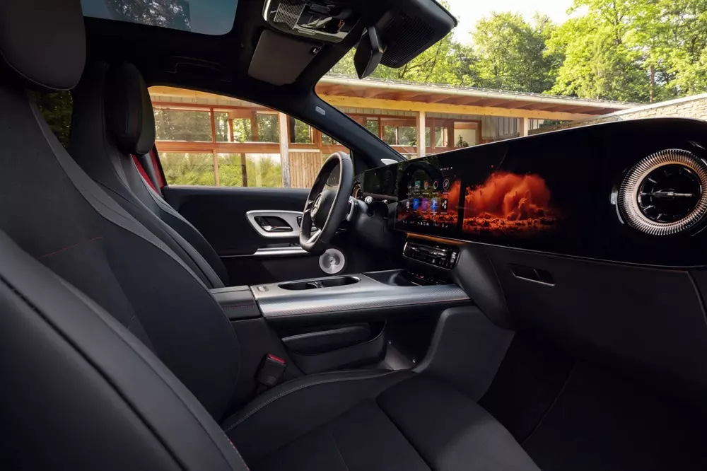 Màn hình giải trí dành cho hành khách phía trước là trang bị tùy chọn của Mercedes-Benz GLA 2027 Màn hình giải trí dành cho hành khách phía trước là trang bị tùy chọn của Mercedes-Benz GLA 2027