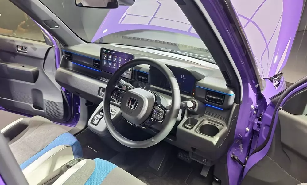 Khoang lái của Honda Super-One Khoang lái của Honda Super-One