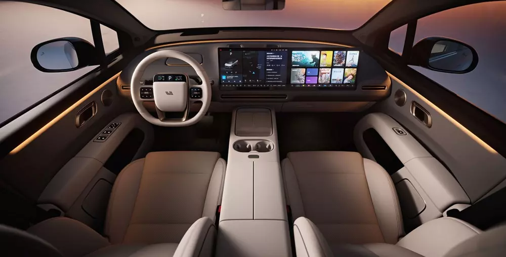 Khoang lái của Li i6
