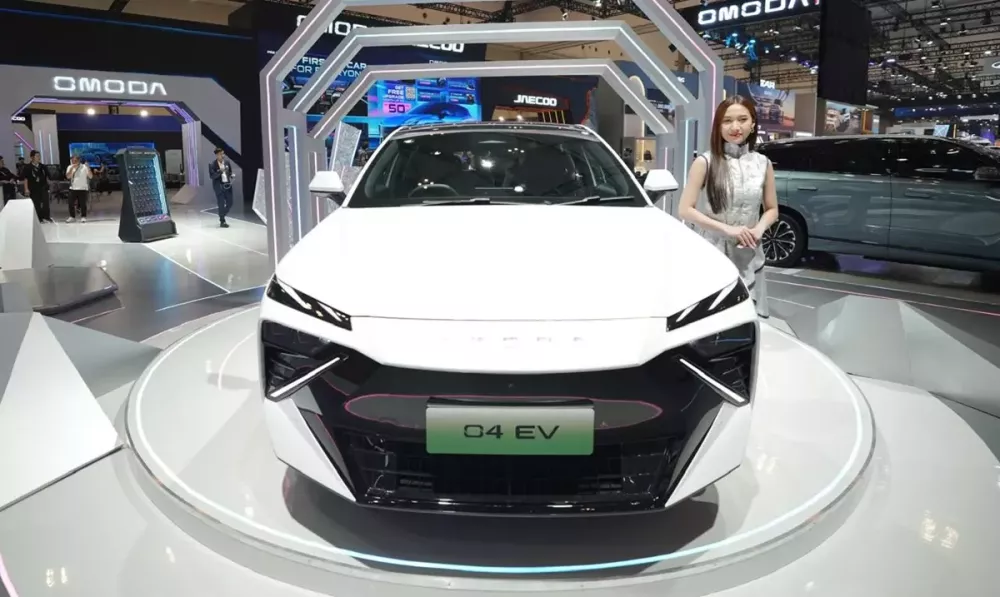 Omoda 4 EV có cả phiên bản thuần điện, máy xăng và hybrid Omoda 4 EV có cả phiên bản thuần điện, máy xăng và hybrid