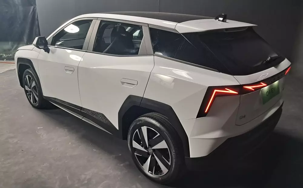 Omoda 4 được thiết kế góc cạnh và hầm hố Omoda 4 được thiết kế góc cạnh và hầm hố