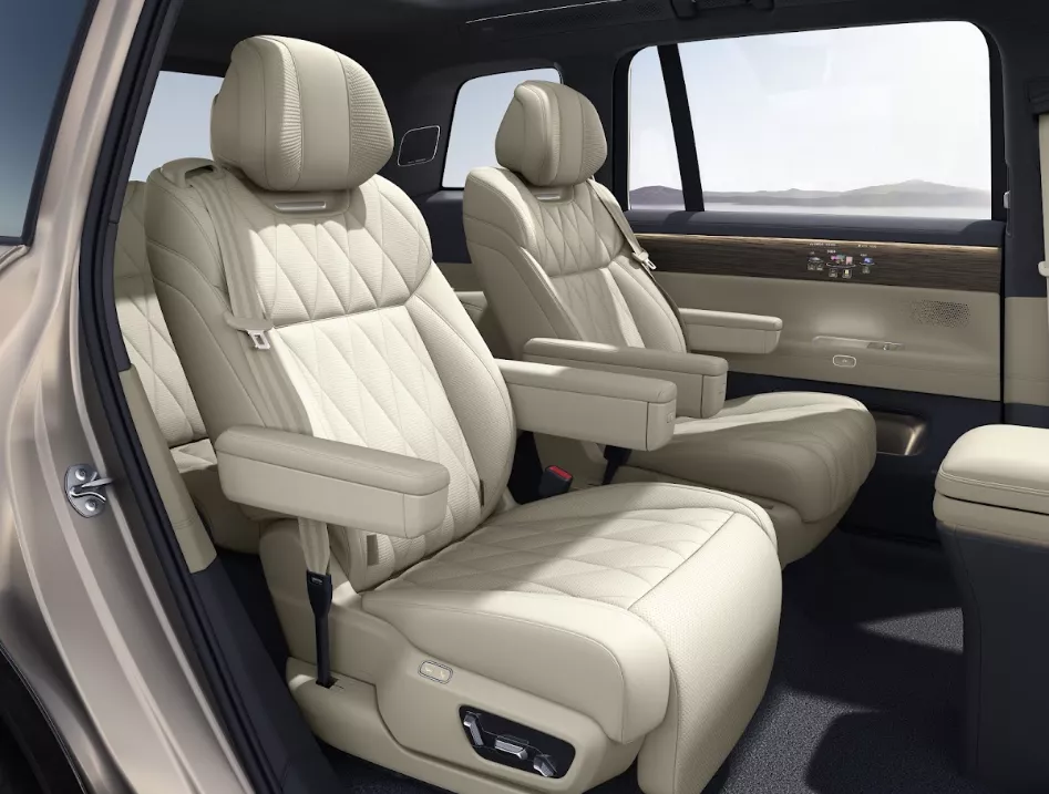 2 ghế thương gia ở hàng ghế giữa của Volkswagen ID. Era 9X 2 ghế thương gia ở hàng ghế giữa của Volkswagen ID. Era 9X