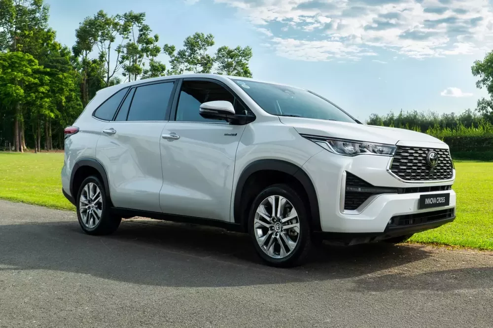 Toyota Innova Cross