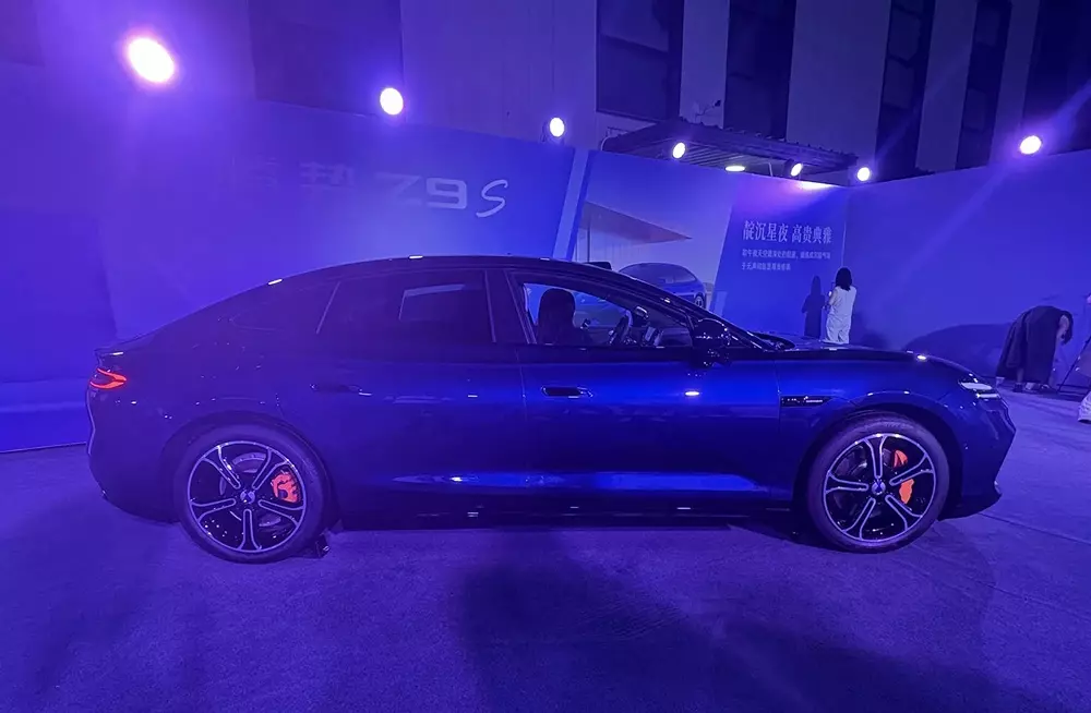 BYD Denza Z9S có kích thước lớn BYD Denza Z9S có kích thước lớn