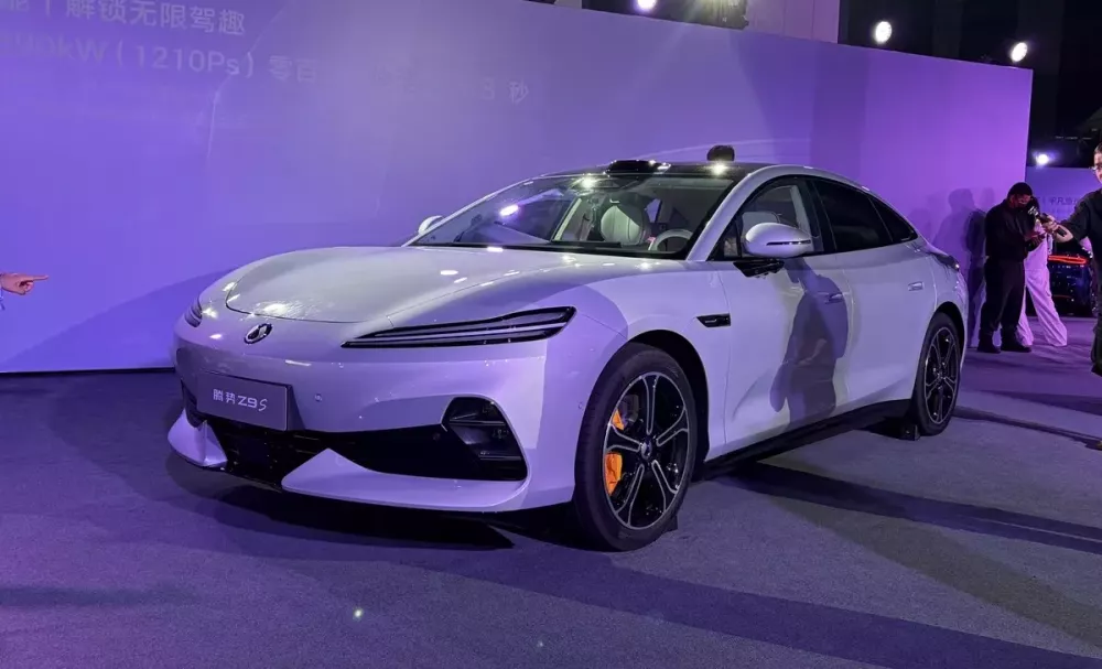 BYD Denza Z9S màu tím BYD Denza Z9S màu tím