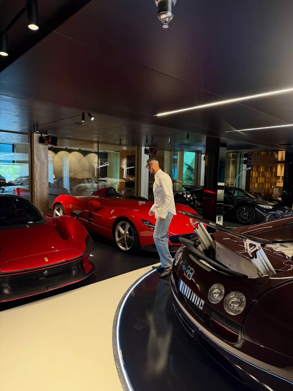 Bộ đôi siêu xe Ferrari trong mơ của CR7 Bộ đôi siêu xe Ferrari trong mơ của CR7