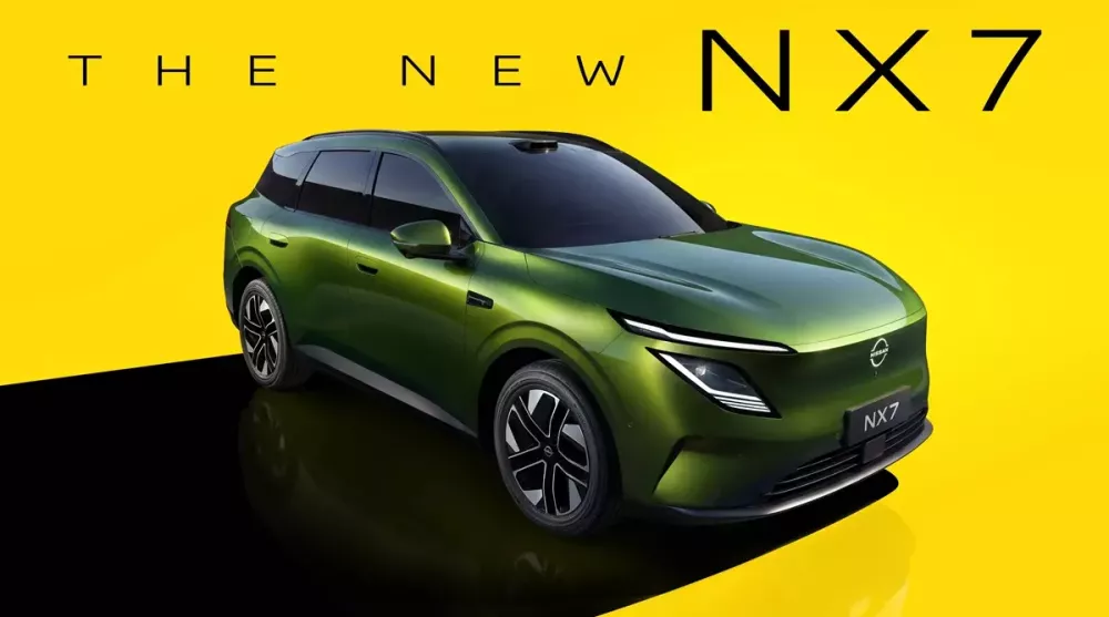 Nissan NX7 sở hữu nắp ca-pô dập gân khỏe khoắn