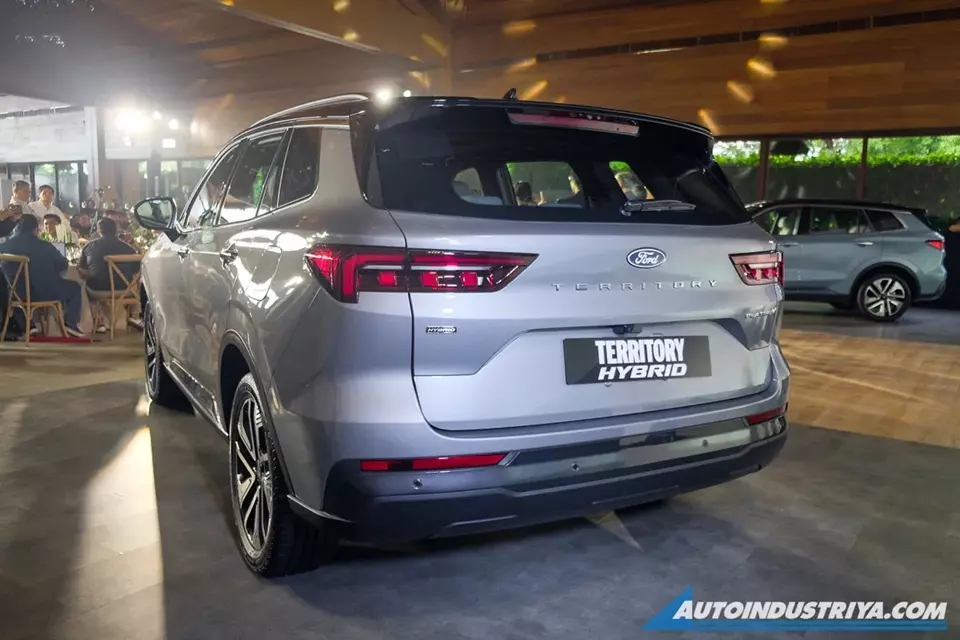 Ford Territory Hybrid Platinum được trang bị động cơ khá mạnh mẽ Ford Territory Hybrid Platinum được trang bị động cơ khá mạnh mẽ