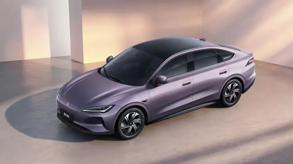Jetta M6 chạy hoàn toàn bằng điện