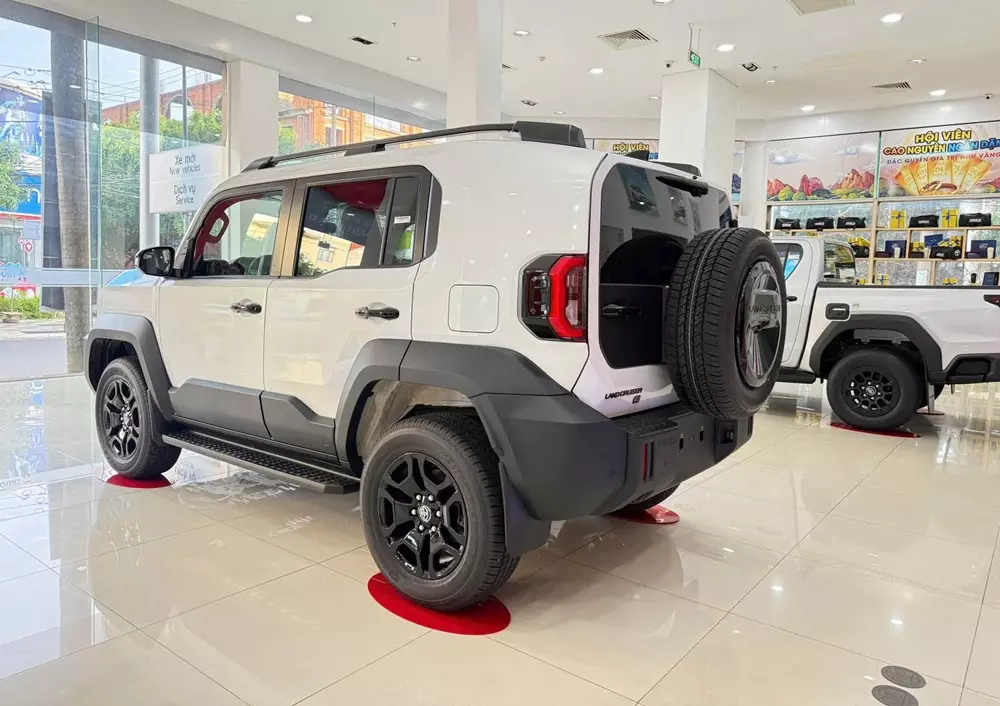 Toyota Land Cruiser FJ mang trên mình thiết kế vuông vức và thực dụng Toyota Land Cruiser FJ mang trên mình thiết kế vuông vức và thực dụng