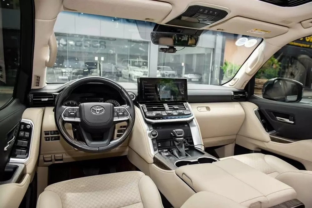 Khoang lái của Toyota Land Cruiser FJ Khoang lái của Toyota Land Cruiser FJ