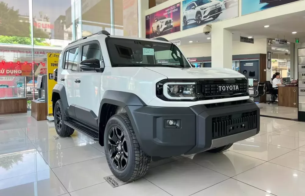 Khan hàng tại đại lý, Toyota Land Cruiser FJ bị bán bia kèm lạc tới 50 triệu đồng Khan hàng tại đại lý, Toyota Land Cruiser FJ bị bán bia kèm lạc tới 50 triệu đồng