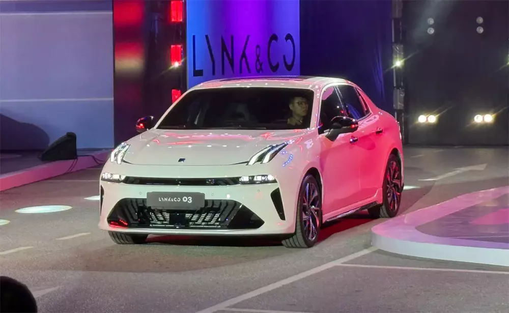 Lynk & Co 03 được giới thiệu tại Việt Nam, tham gia vào phân khúc sedan hạng C đang thất thế