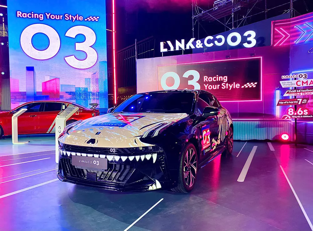 Lynk & Co 03 tại Việt Nam có giá khởi điểm từ 739 triệu đồng