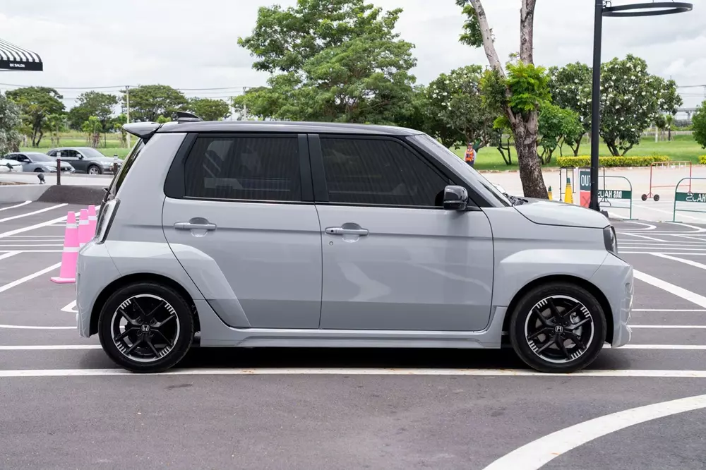 Honda Super-One dài chưa đến 4 mét Honda Super-One dài chưa đến 4 mét