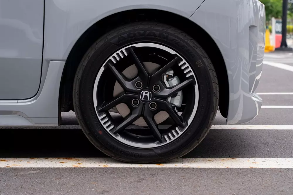 Cận cảnh bộ mâm 15 inch của Honda Super-One Cận cảnh bộ mâm 15 inch của Honda Super-One