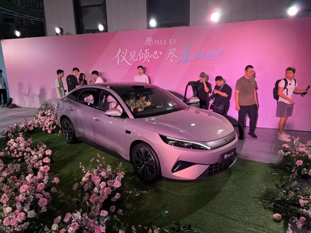 BYD Qin Max chính thức được tung ra thị trường