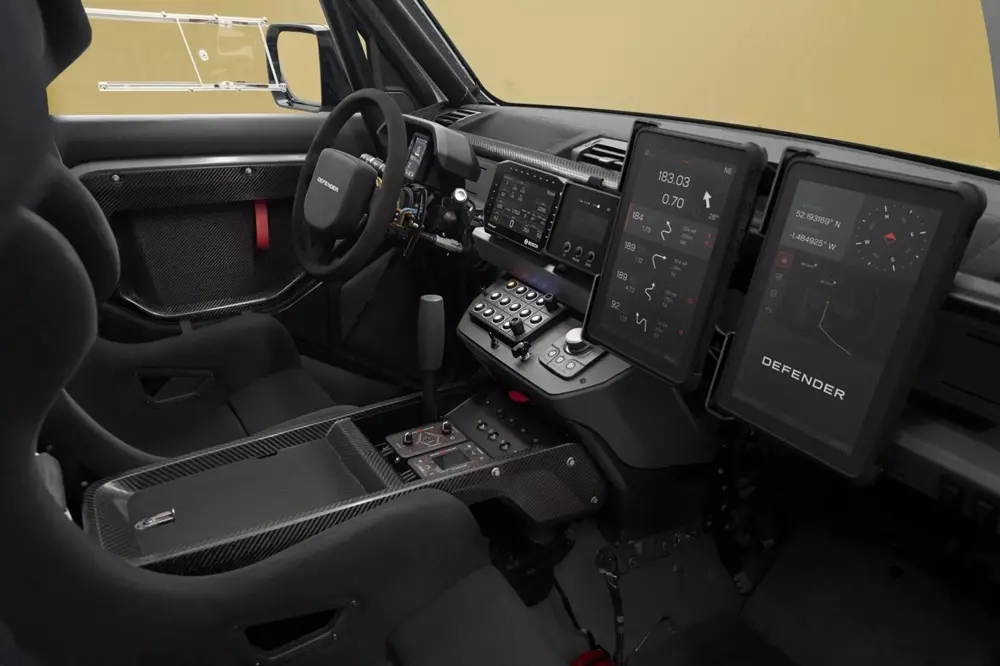 Khoang lái của Land Rover Defender Dakar Khoang lái của Land Rover Defender Dakar