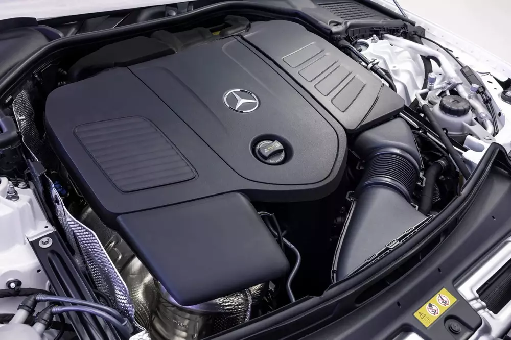 Mercedes-Benz C-Class 2027 dùng động cơ mild hybrid với máy xăng tăng áp mới Mercedes-Benz C-Class 2027 dùng động cơ mild hybrid với máy xăng tăng áp mới