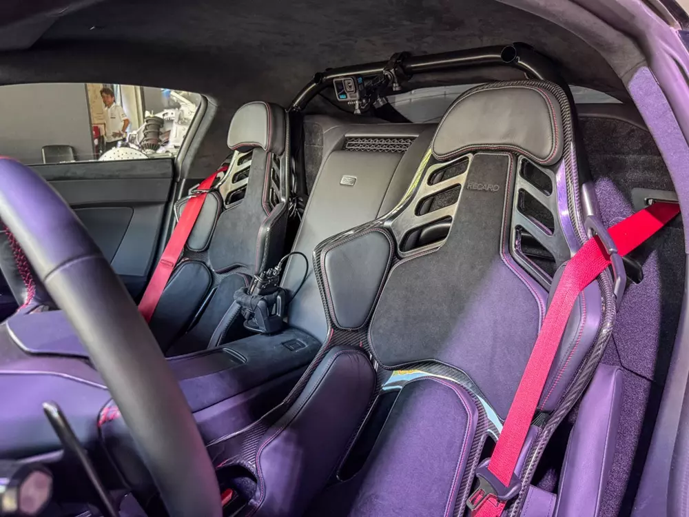 Toyota GR GT được trang bị ghế như xe đua