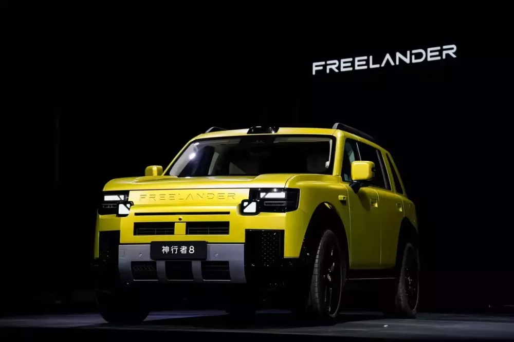 Freelander 8 có kích thước lớn và thiết kế vuông vức
