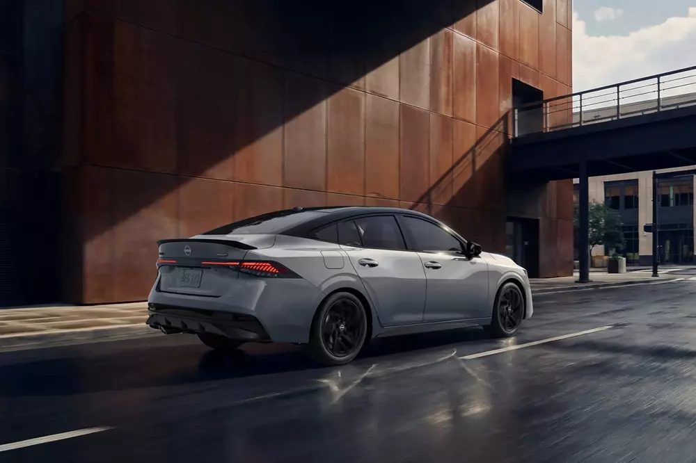 Nissan Sentra 2027 vẫn dùng động cơ cũ Nissan Sentra 2027 vẫn dùng động cơ cũ