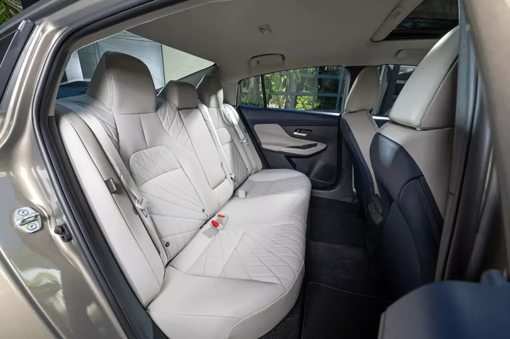 Bản cao cấp của Nissan Sentra 2027 được trang bị ghế bọc vật liệu TailorFit Bản cao cấp của Nissan Sentra 2027 được trang bị ghế bọc vật liệu TailorFit