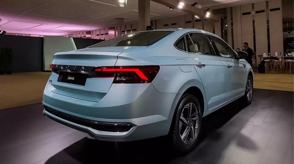 Đèn hậu và cản sau của Skoda Slavia 2027 đã được nâng cấp Đèn hậu và cản sau của Skoda Slavia 2027 đã được nâng cấp
