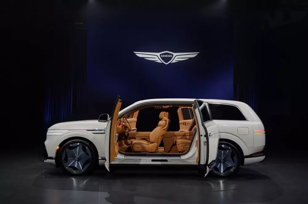 Genesis GV90 được trang bị cửa mở ngược như Rolls-Royce