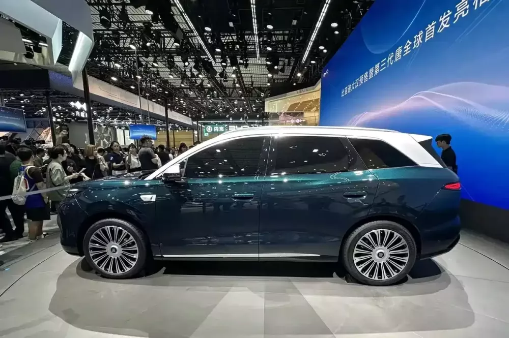 BYD Tang 8 Series sở hữu kích thước lớn BYD Tang 8 Series sở hữu kích thước lớn