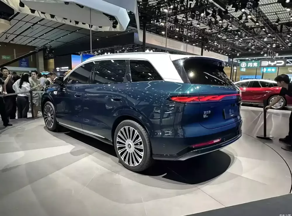 BYD Tang 8 Series sở hữu thiết kế khá ấn tượng BYD Tang 8 Series sở hữu thiết kế khá ấn tượng