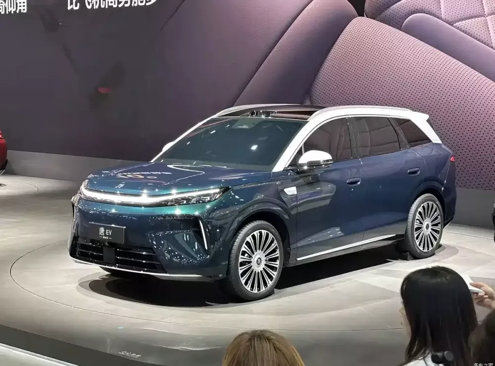 BYD Tang thế hệ thứ ba trình làng như mẫu SUV đầu bảng công nghệ cao BYD Tang thế hệ thứ ba trình làng như mẫu SUV đầu bảng công nghệ cao