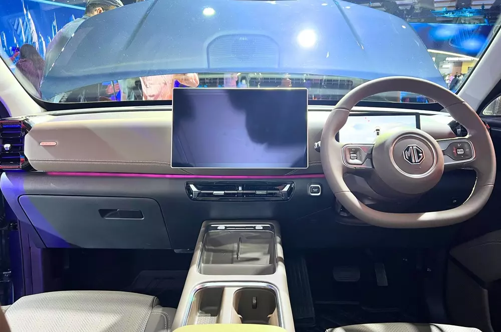 Khoang lái của MG Hector Tomahawk