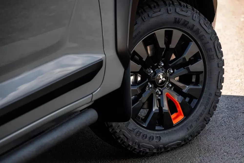 Mitsubishi Triton Savana Sertões được trang bị mâm 18 inch Mitsubishi Triton Savana Sertões được trang bị mâm 18 inch