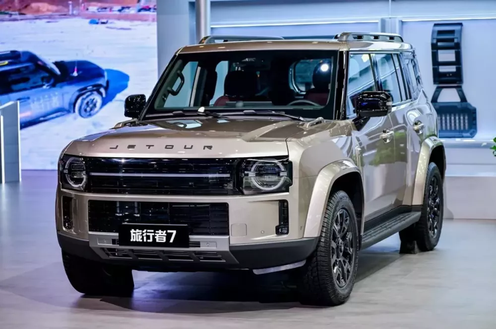 Jetour Traveller 7 là mẫu SUV vuông vức với thiết kế như Land Rover Defender