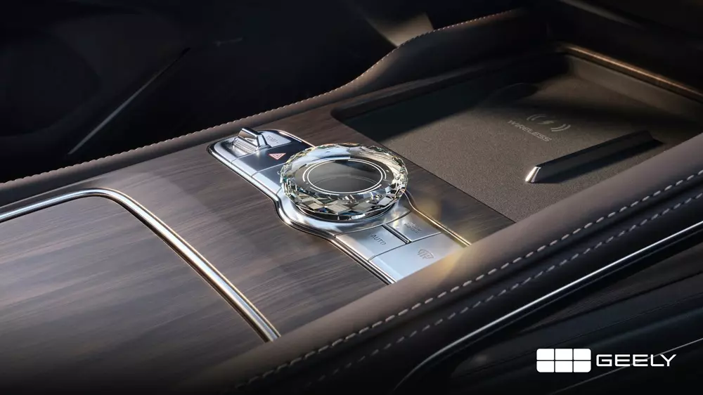 Geely Monjaro EM-i sở hữu núm xoay pha lê