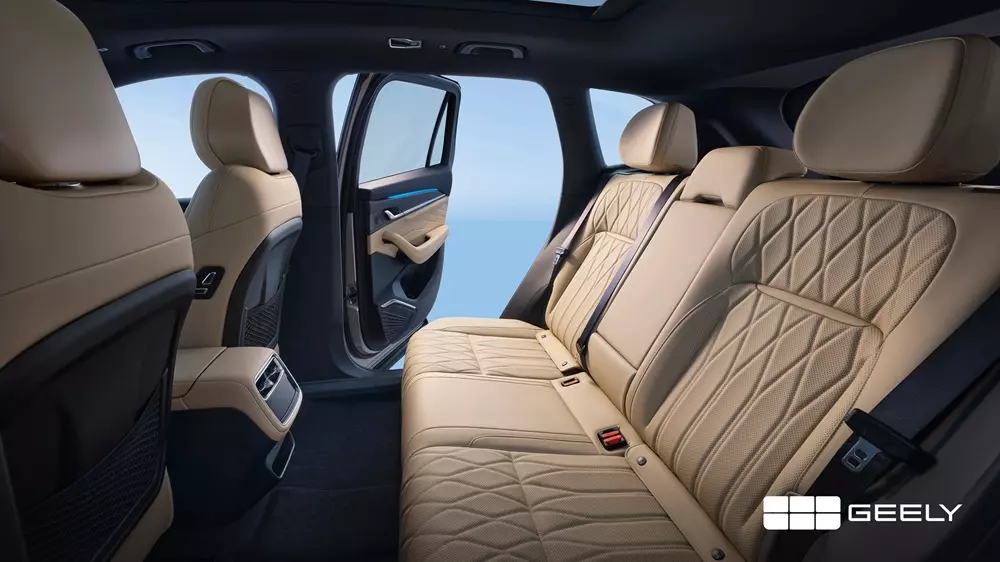 Hàng ghế sau rộng rãi của Geely Monjaro EM-i