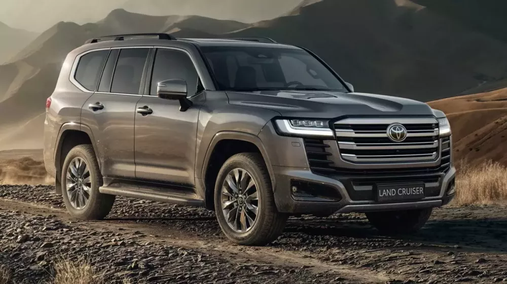 Toyota Land Cruiser 300 ra mắt bản nâng cấp, bỏ máy xăng V6 để chuyển sang động cơ mạnh nhất từ trước đến nay Toyota Land Cruiser 300 ra mắt bản nâng cấp, bỏ máy xăng V6 để chuyển sang động cơ mạnh nhất từ trước đến nay
