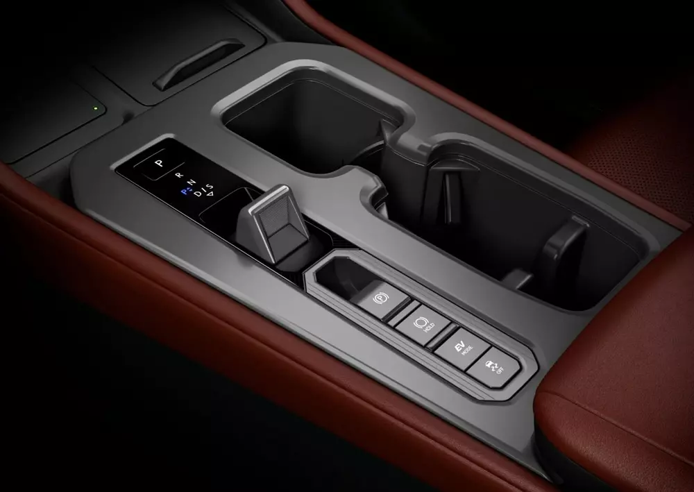 Lexus NX 2027 được nâng cấp về mặt động cơ