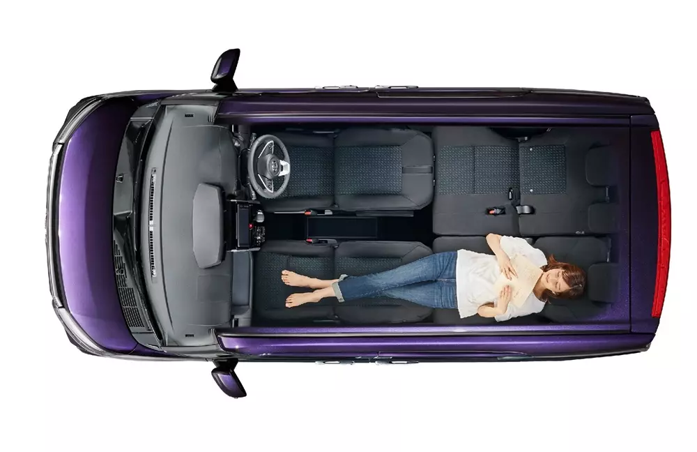 Toyota Roomy 2027 sở hữu ghế có thể ngả xuống thành giường Toyota Roomy 2027 sở hữu ghế có thể ngả xuống thành giường