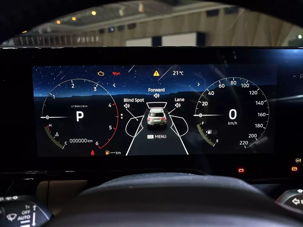 Bảng đồng hồ kỹ thuật số của Mitsubishi Pajero 2027