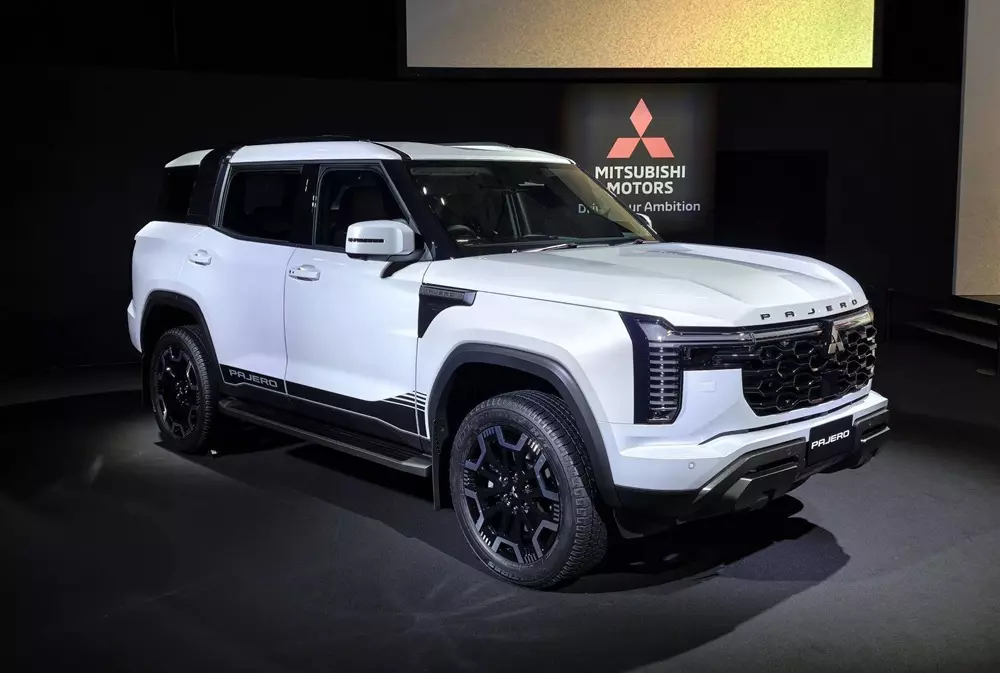 SUV địa hình Mitsubishi Pajero 2027 chính thức ra mắt, dùng khung gầm Triton