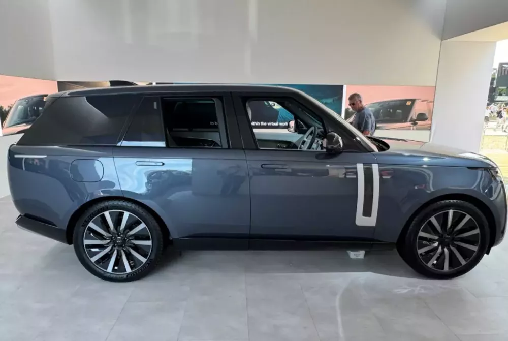 Range Rover Electric có cả cấu hình chiều dài cơ sở ngắn và dài Range Rover Electric có cả cấu hình chiều dài cơ sở ngắn và dài