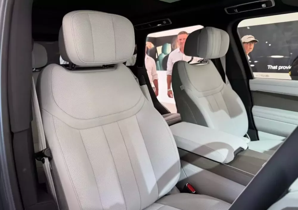 Khách hàng có thể mua Range Rover Electric với nội thất không dùng da Khách hàng có thể mua Range Rover Electric với nội thất không dùng da