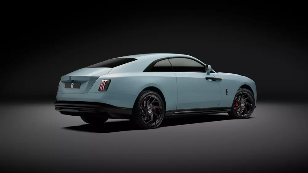 Rolls-Royce Black Badge Spectre Series II nhanh và mạnh hơn bản thường