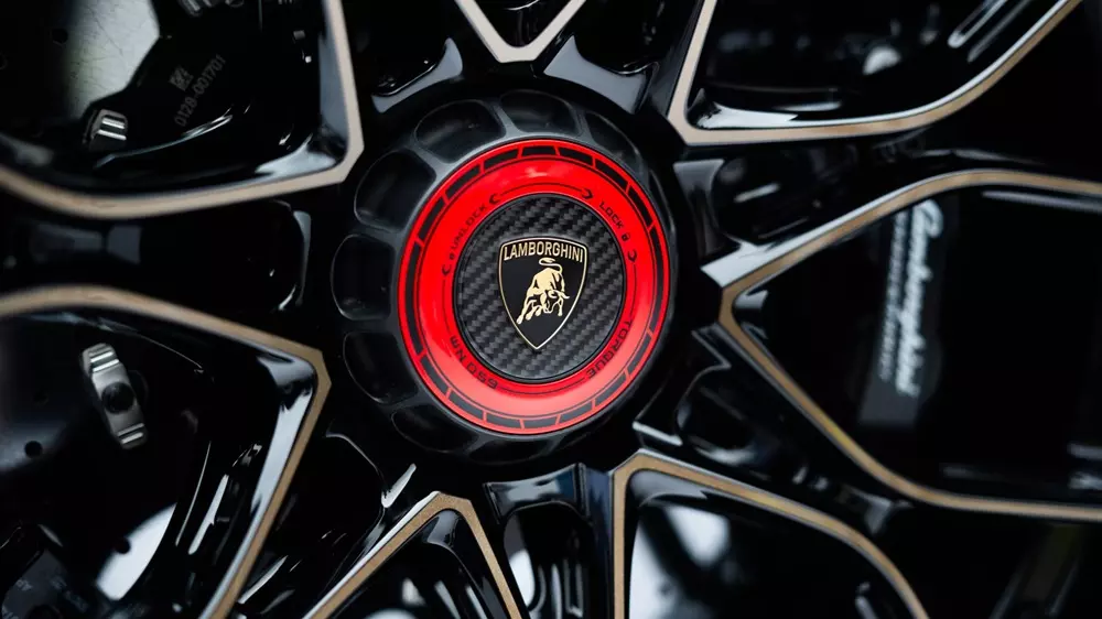 Lamborghini Revuelto SV dùng mâm 20 inch trước và 21 inch sau