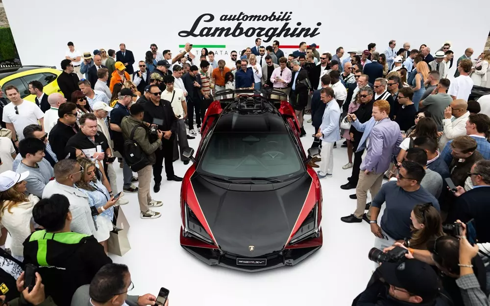 Lamborghini Revuelto SV ra mắt trong Tuần lễ Xe hơi Monterey 2026