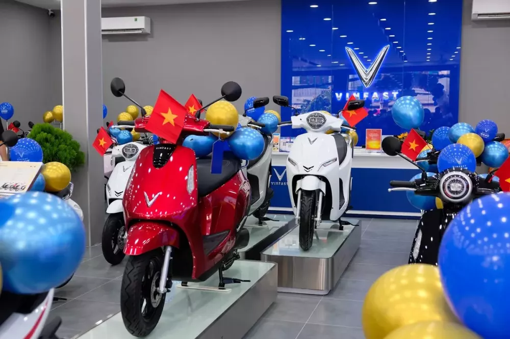 VinFast ưu đãi đến 3 triệu đồng cho khách hàng bán xe máy xăng, chuyển sang xe máy điện VinFast ưu đãi đến 3 triệu đồng cho khách hàng bán xe máy xăng, chuyển sang xe máy điện