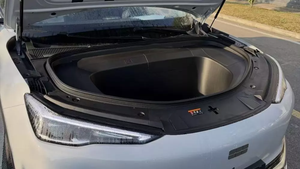 Geely EX5 phiên bản mới hé lộ ngăn chứa đồ cỡ lớn bên dưới nắp ca-pô trước ngày ra mắt Geely EX5 phiên bản mới hé lộ ngăn chứa đồ cỡ lớn bên dưới nắp ca-pô trước ngày ra mắt